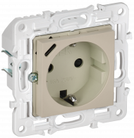 SKANDY Розетка с заземлением с защитными шторками 16А с USB C 18Вт SK-R17B бежевый , SK-R14-16-U14-018-K10