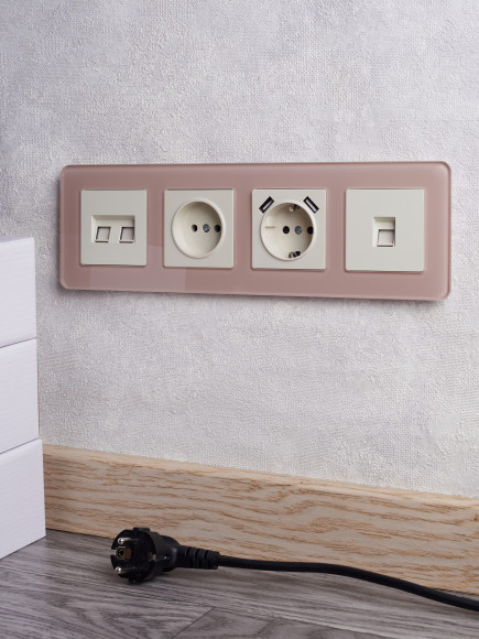 IEK BRITE Рамка 4-местная РУ-4-2-Бр стекло дымчатый RE , BR-M42-G-41-K97