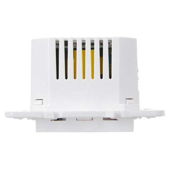 IEK SKANDY Розетка с заземлением с защитными шторками 16А с USB C 18Вт SK-R17W арктический белый , SK-R14-16-U14-018-K01 IEK SKANDY Розетка с заземлением с защитными шторками 16А с USB C 18Вт SK-R17W арктический белый , SK-R14-16-U14-018-K01