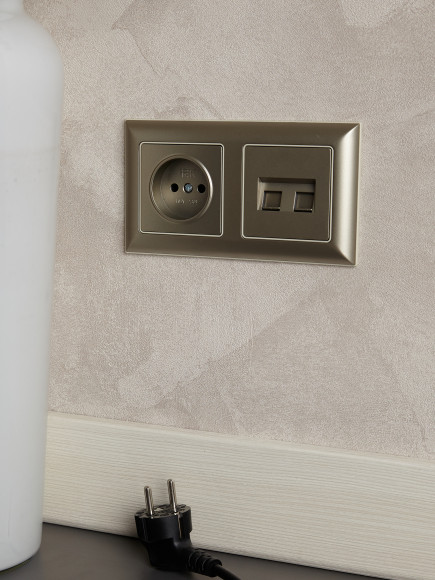 IEK BRITE Рамка 2-местная РУ-2-Бр бежевый/шампань , BR-M22-12-3-K10